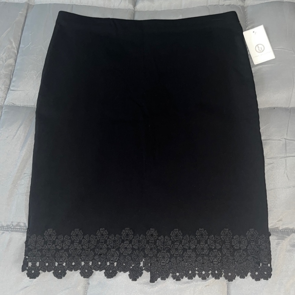 Black Linda Matthews skirt w/ tags! - size L